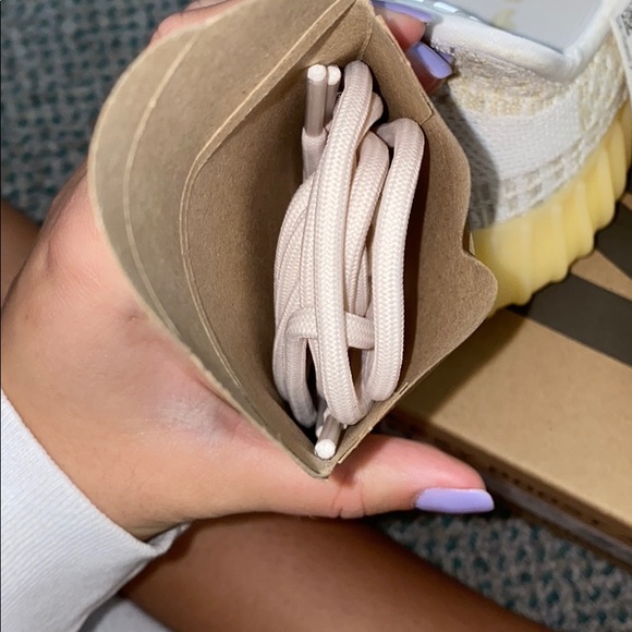 Yeezy Boost 350 V2 - Picture 10 of 12